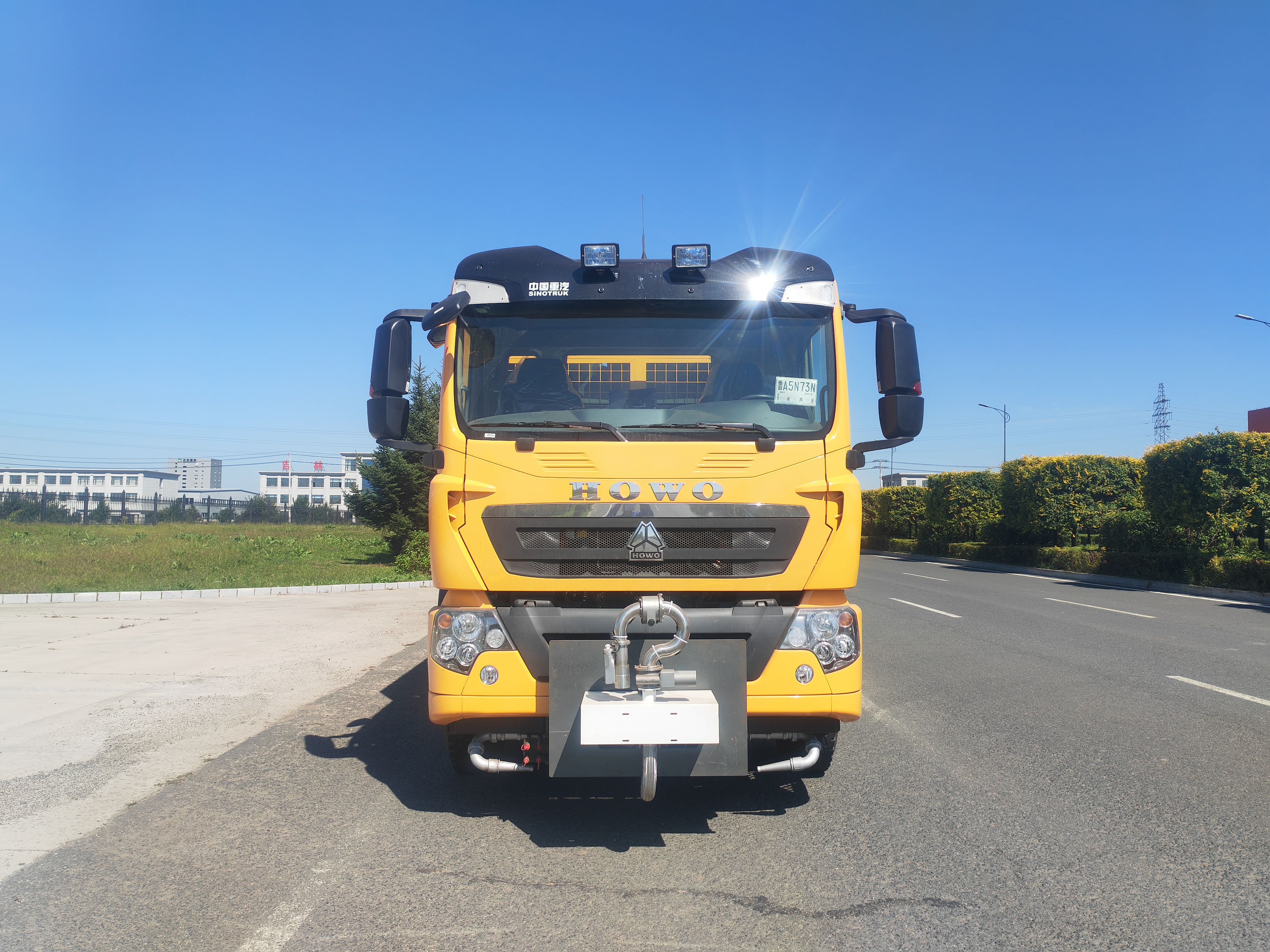 BLD5186TCXZZ6型(18吨）多功能除冰除雪车(图6)