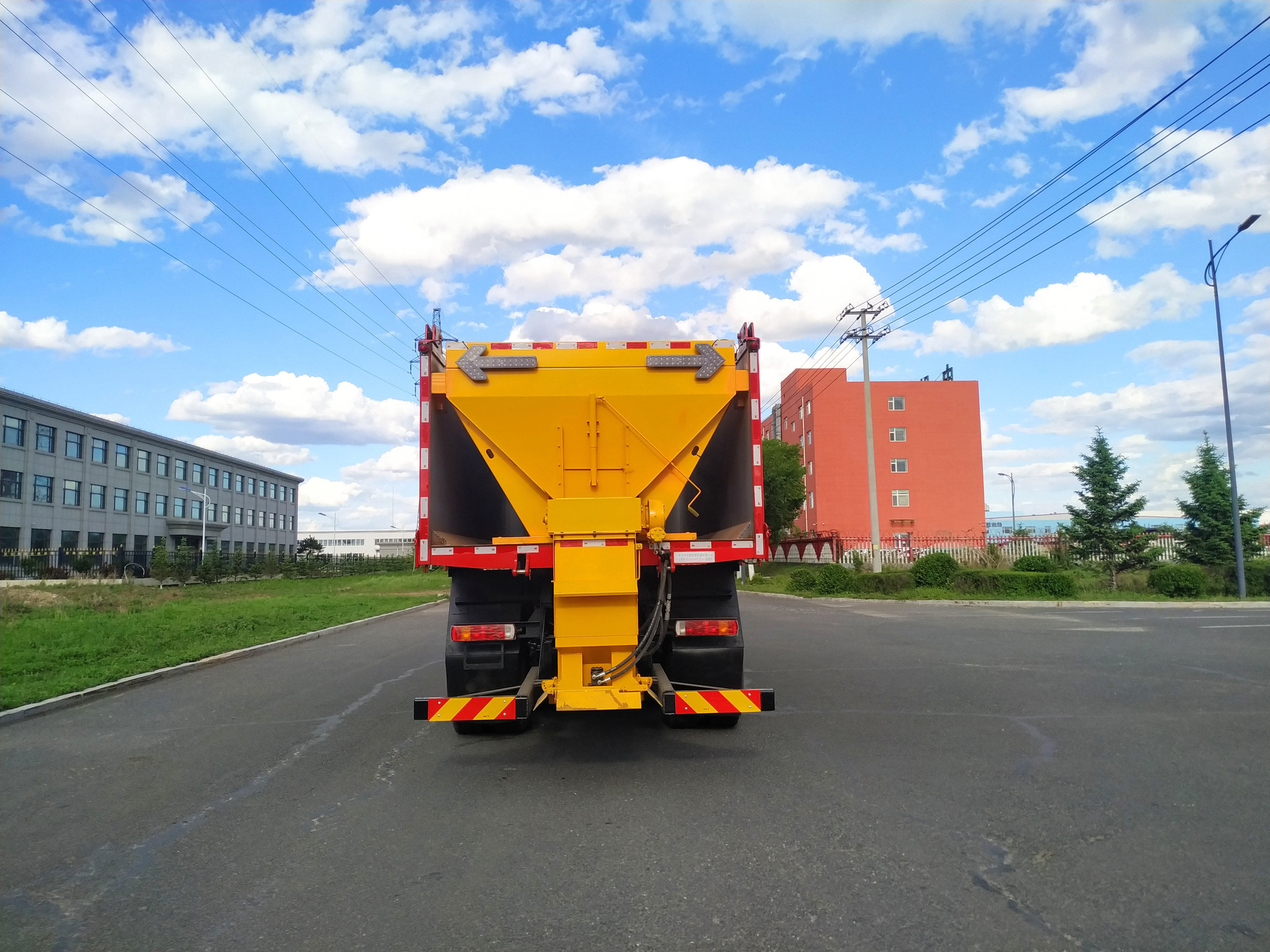 BLD5250TCXCA6型（25吨）综合除雪车(图5)