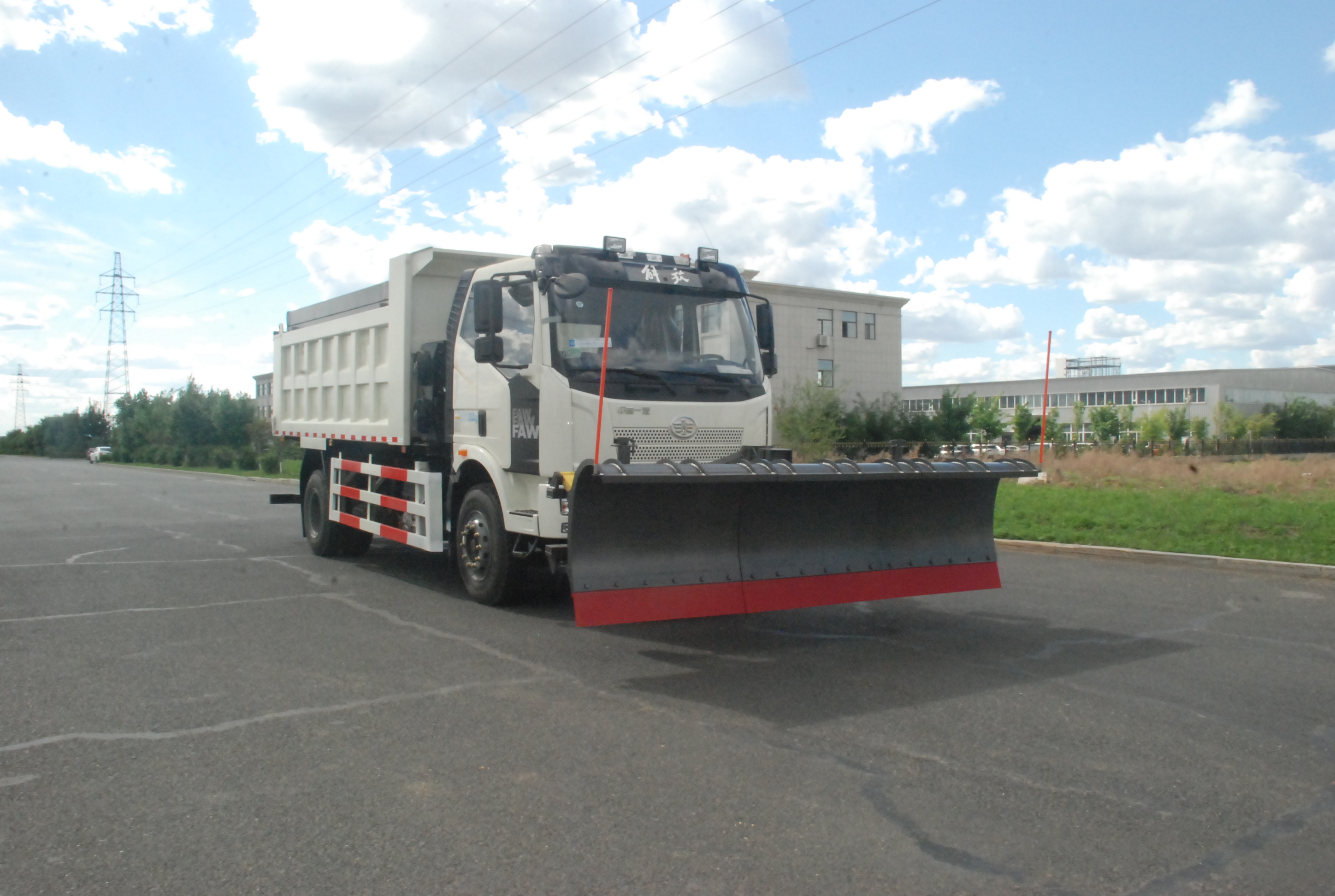 BLD5180TCXCA6型（18吨）综合除雪车(图2)
